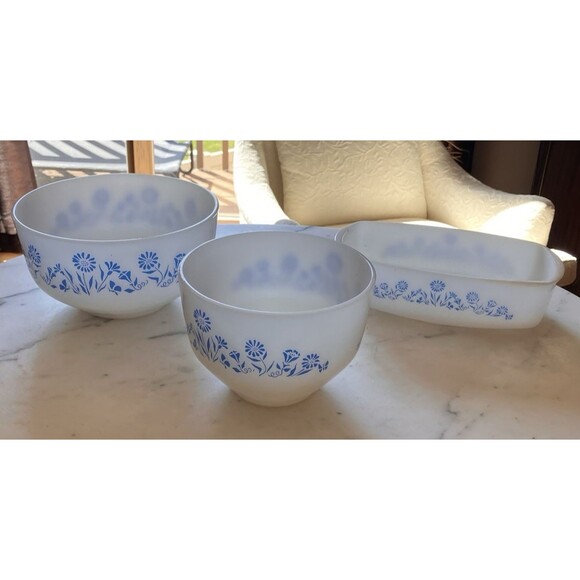 Vintage Federal Milk Glass Blue Daisy 2 Nesting Mixing Bowls & Loaf Pan GUC - Picture 1 of 12